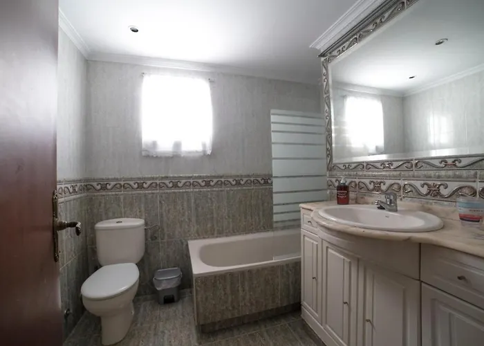 Cerquita De La Caleta By Gades Gestion